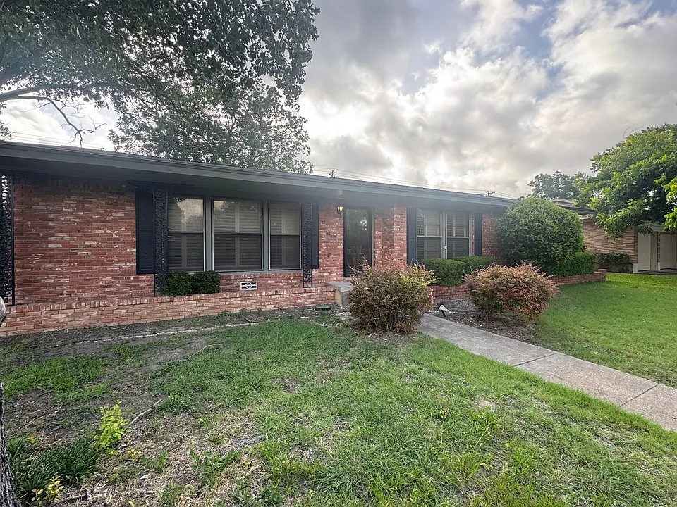 2349 Mount Carmel Dr