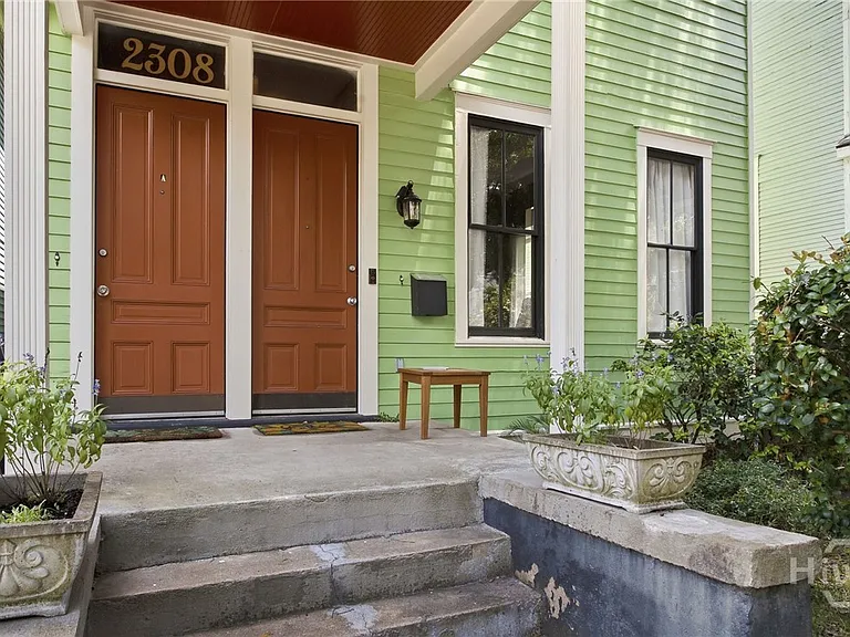 2308 Barnard St — Photo 7