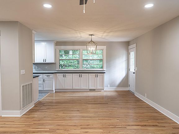 4th image of 440 W Maine Ave