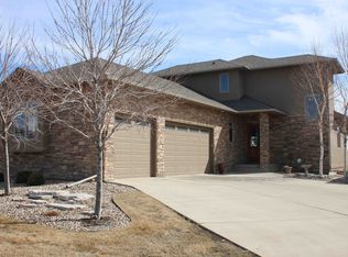 7112 Edinburg Pl, Sioux Falls, SD 57108