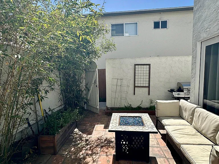 1445 Grand Ave #A — Photo 38