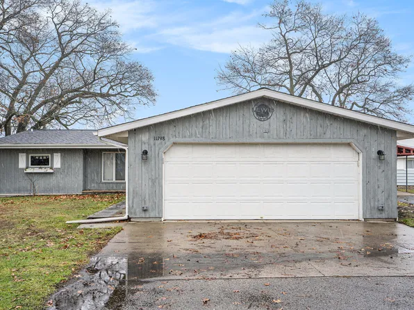 11798 English Ct, Shelbyville, MI 49344