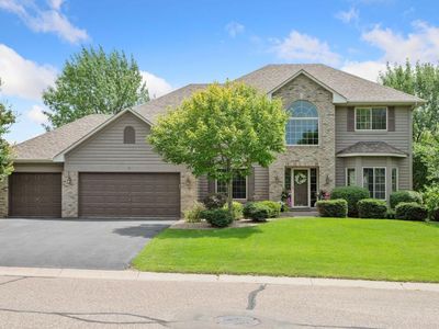571 Cascade Dr, Chaska, MN, 55318