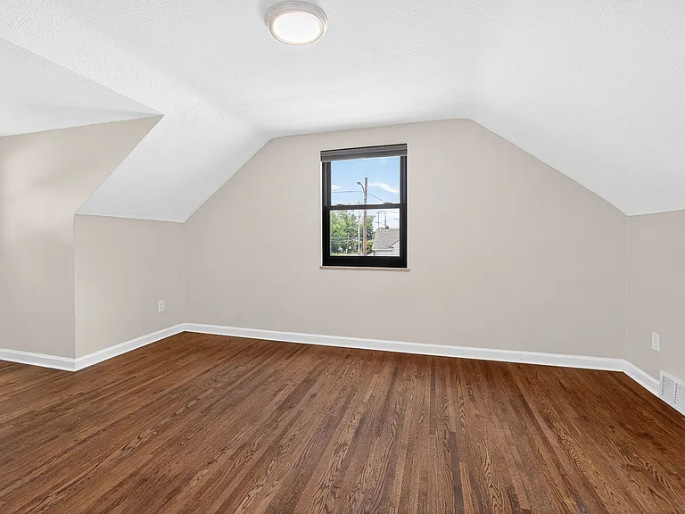 Bedroom 2 - Second floor