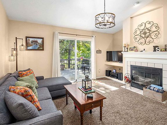 2nd image of 2214 Foxfire Dr