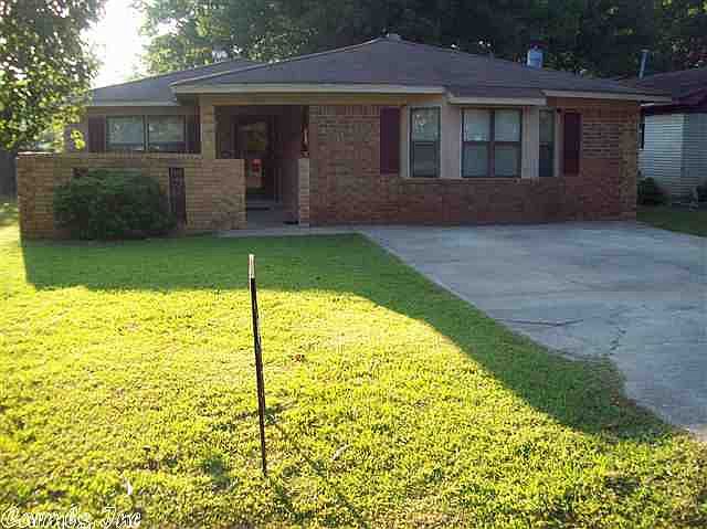 1st image of 3007 S Missouri St