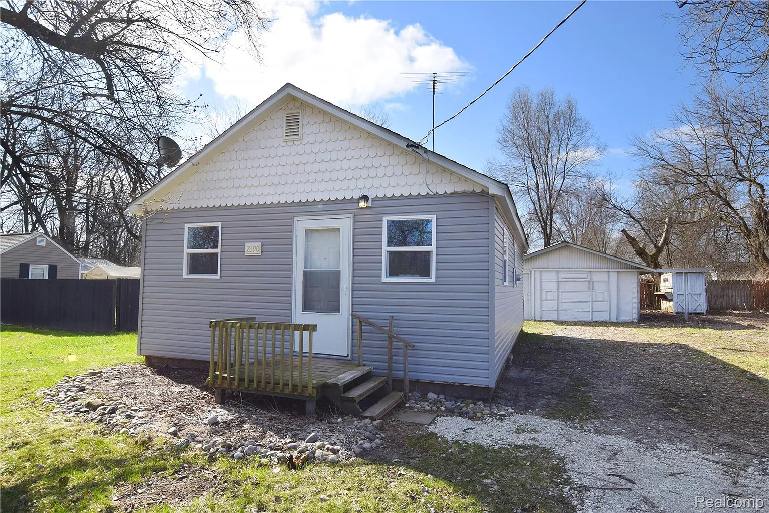 2390 E Boatfield Ave photo 1