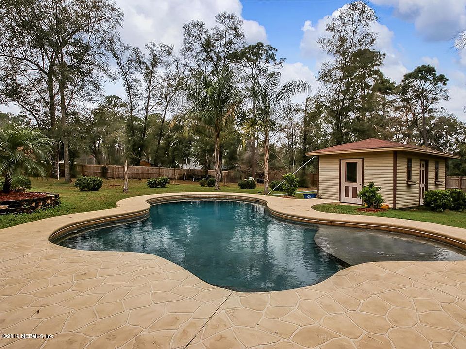 1st image of 2468 Begonia Dr