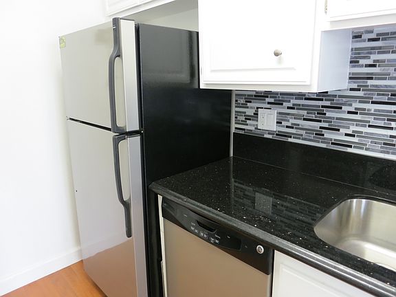 3rd image of 11908 Dorothy St #204
