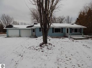 1098 E 46th Rd, Cadillac, MI 49601