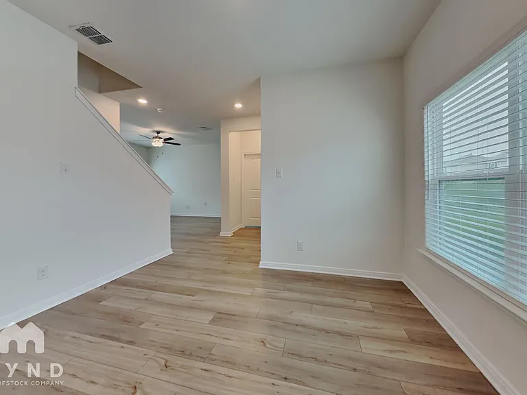 10860 Quinn Ct — Photo 6