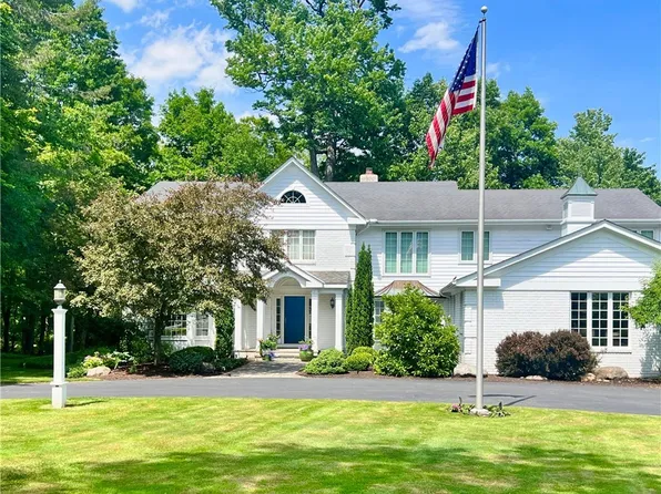 975 Andrews Ln, Gates Mills, OH 44040