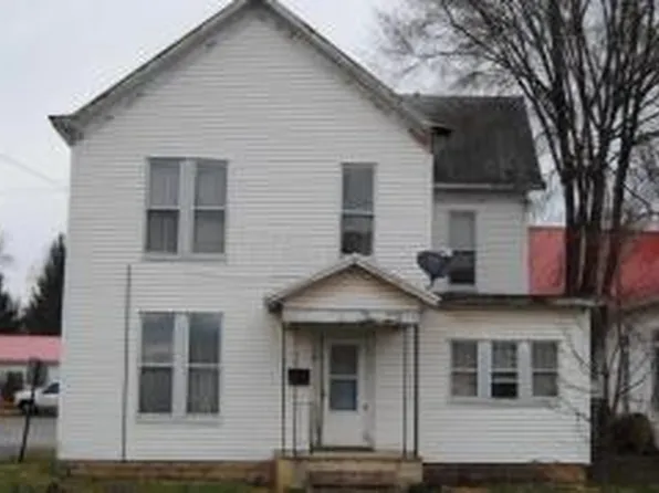 62 Vine St, Peebles, OH 45660