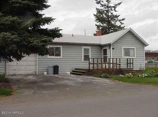 116 E 1st Ave, Selah, WA 98942