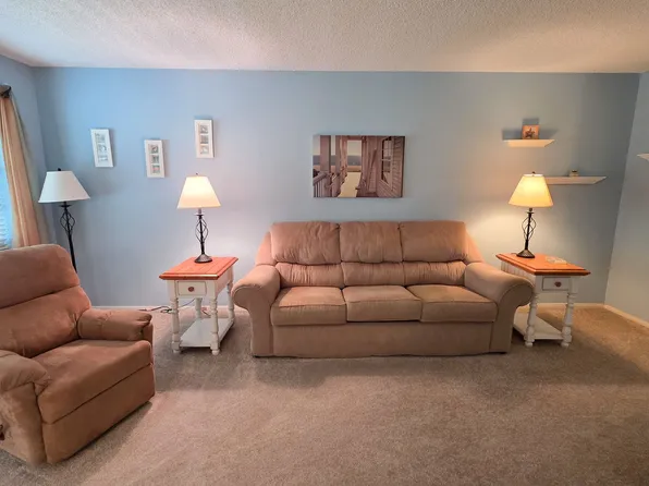 60 Woodland Dr APT 205, Vero Beach, FL 32962