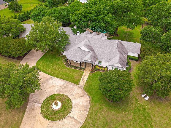 5th image of 1025 Laurence Dr
