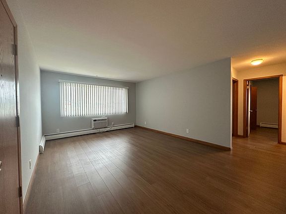 4th image of 7440 Century Ave #6