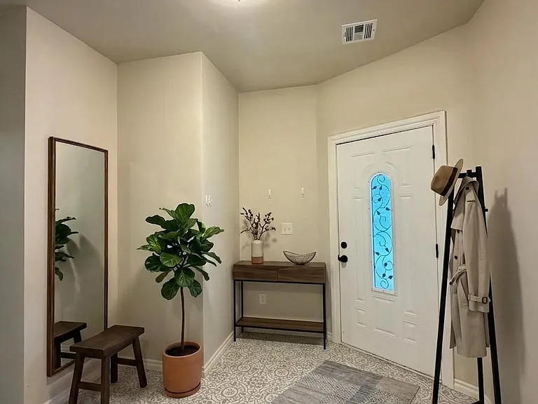 903 NW 102nd St — Photo 5