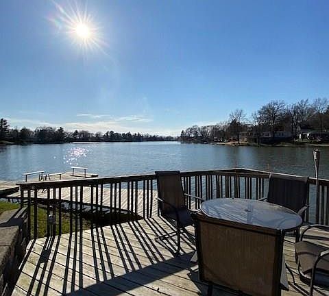3rd image of 46 Lake Warren Dr