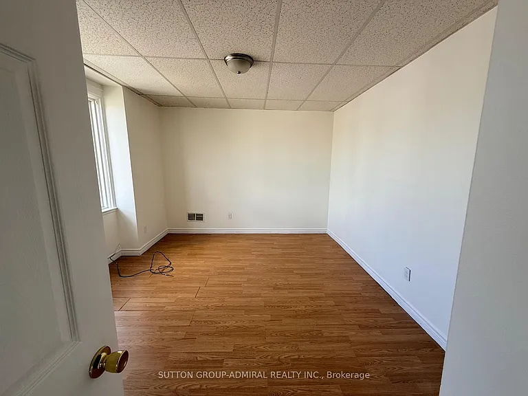 102 39th St W #2 — Photo 6