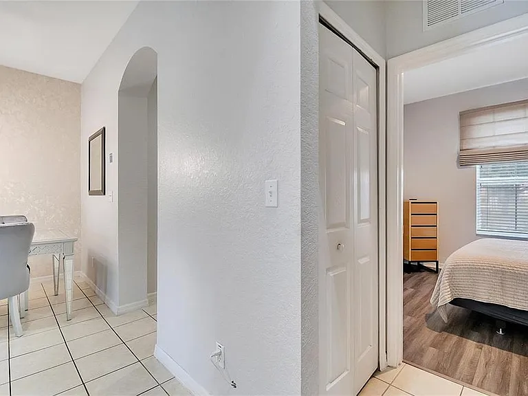 2713 Bushman Dr — Photo 28