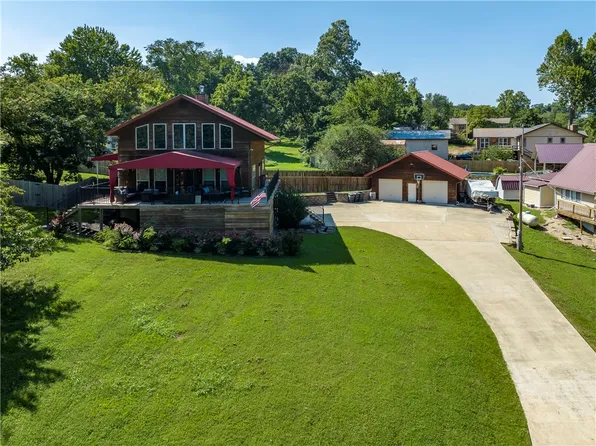 8025 N Lakeshore Dr, Rogers, AR 72756