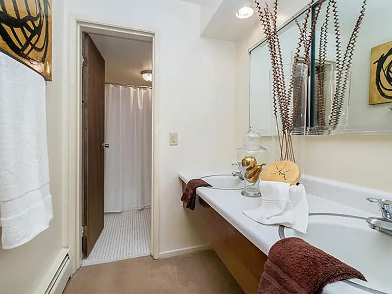 611 Regency Way — Photo 18