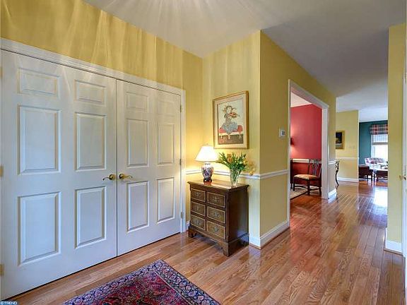 2nd image of 416 Vineyard Ln