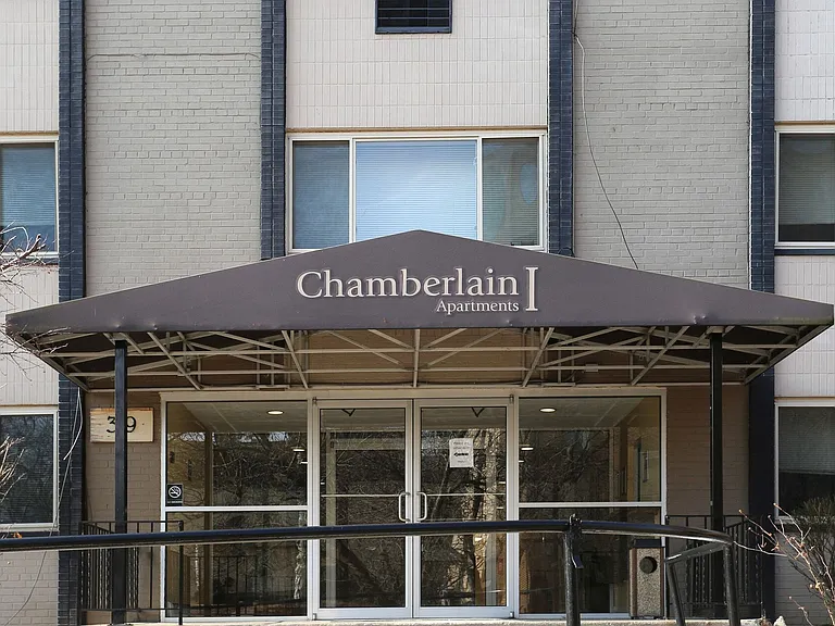 Chamberlain I & II Apartments — Photo 19