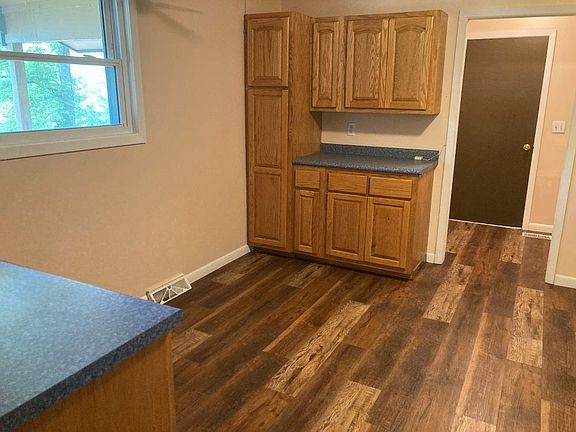 5th image of 61 E Lakeshore Dr
