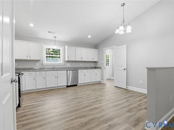 5th image of 6731 Caboose Ln