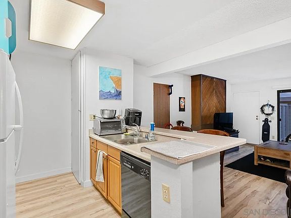5th image of 9209 Village Glen Dr Unit 145