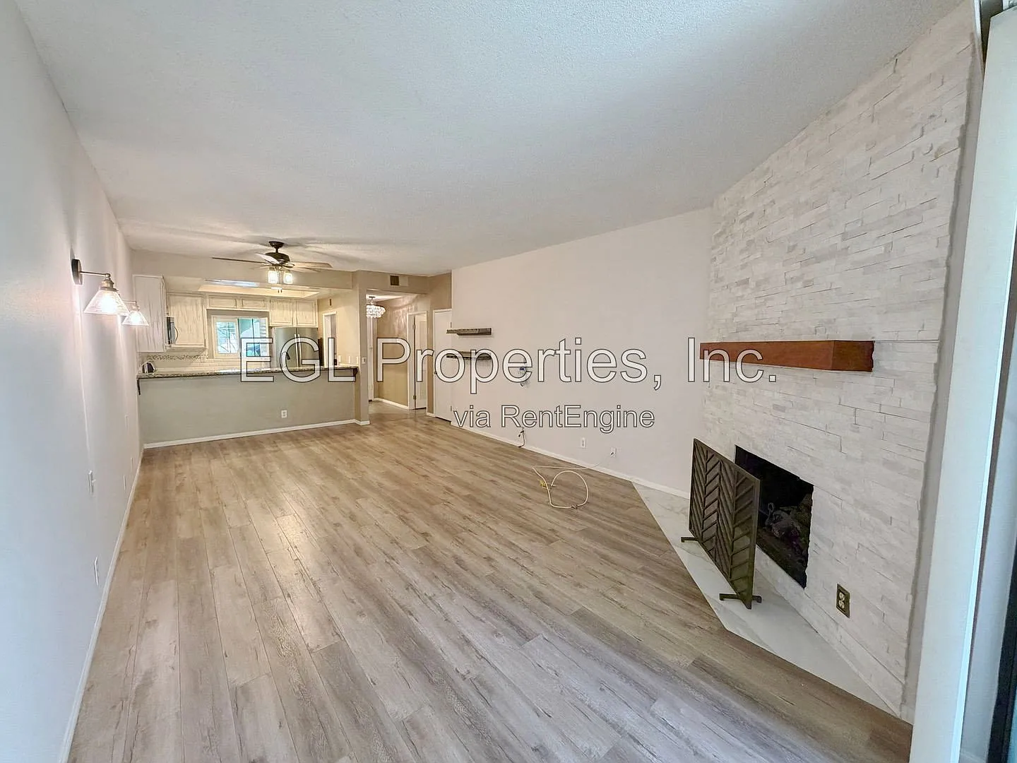 1 bed, 1.0 bath, 812 sqft, $2,995 — Photo 3