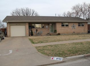 2113 Colgate Dr, Perryton, TX 79070