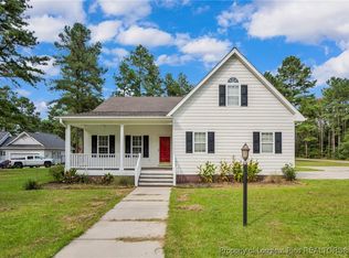 121 Shell Dr, Elizabethtown, NC 28337