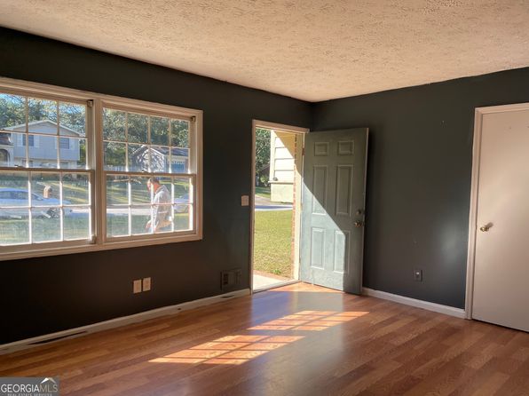 6332 Valley Dale Dr, Riverdale, GA 30274