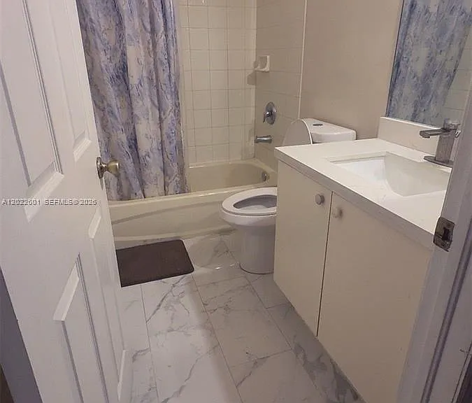 101 SW 15th Rd #101 — Photo 11