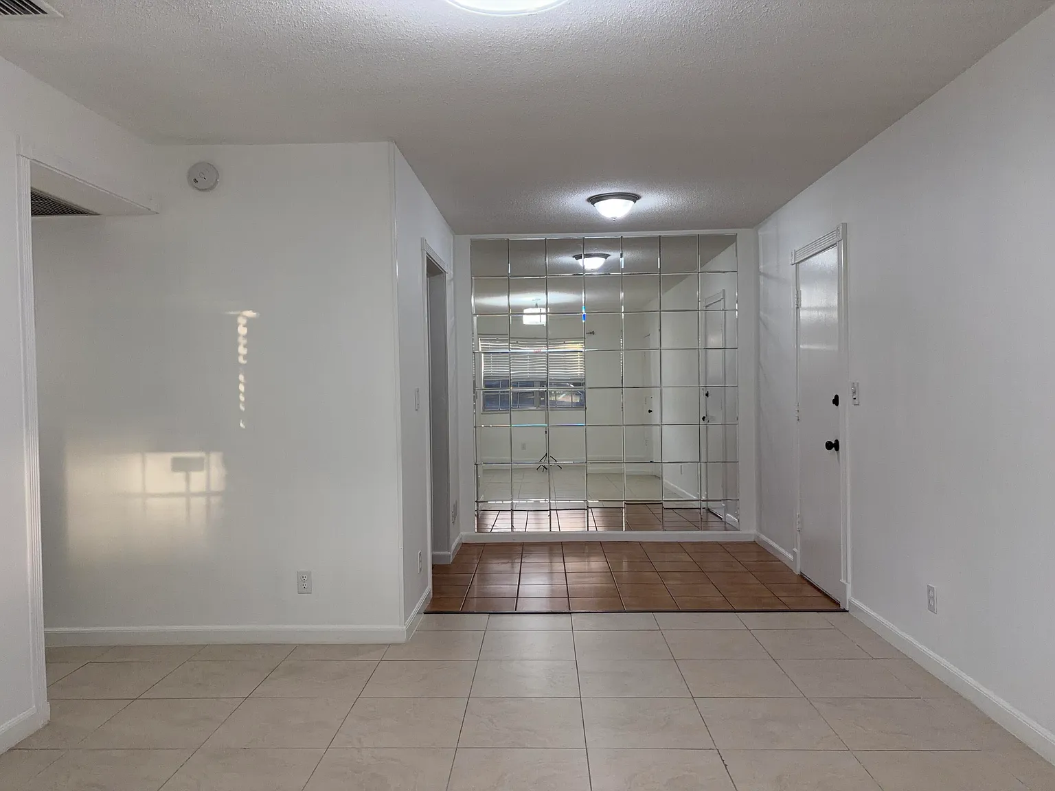 2 bed, 2.0 bath, 892 sqft, $2,000 — Photo 3