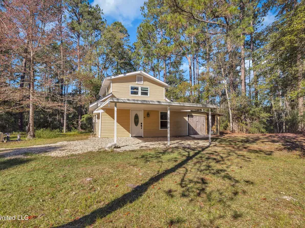7008 Crazy Horse Dr, Kiln, MS 39556