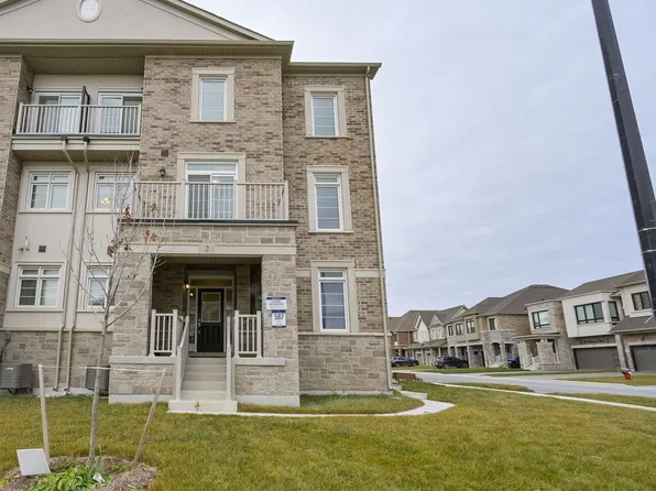 2 Paisley Dr, Bradford West Gwillimbury, ON L3Z 4P2