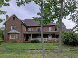 3 Chatwood Rd, Charleston, WV 25304