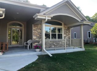 205 Beatrice Dr, Hartford, WI 53027