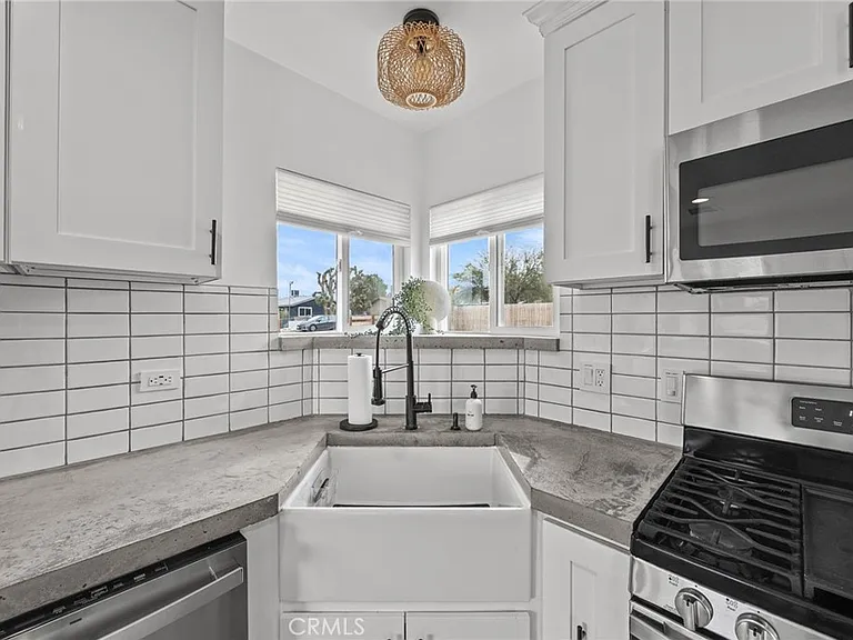 55585 Onaga Trl — Photo 13