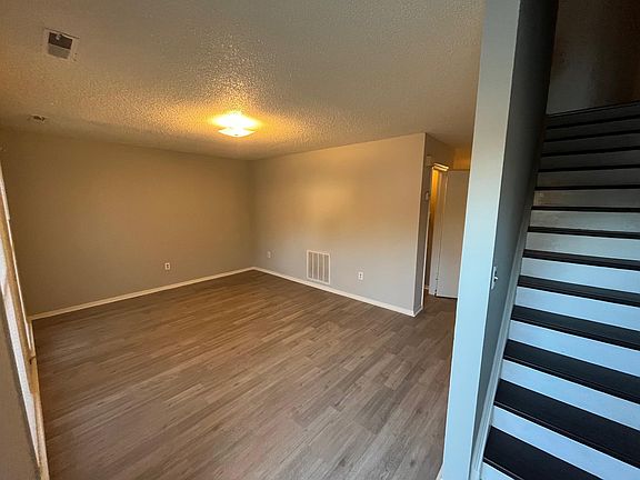 2nd image of 121 Carriage Pl #3