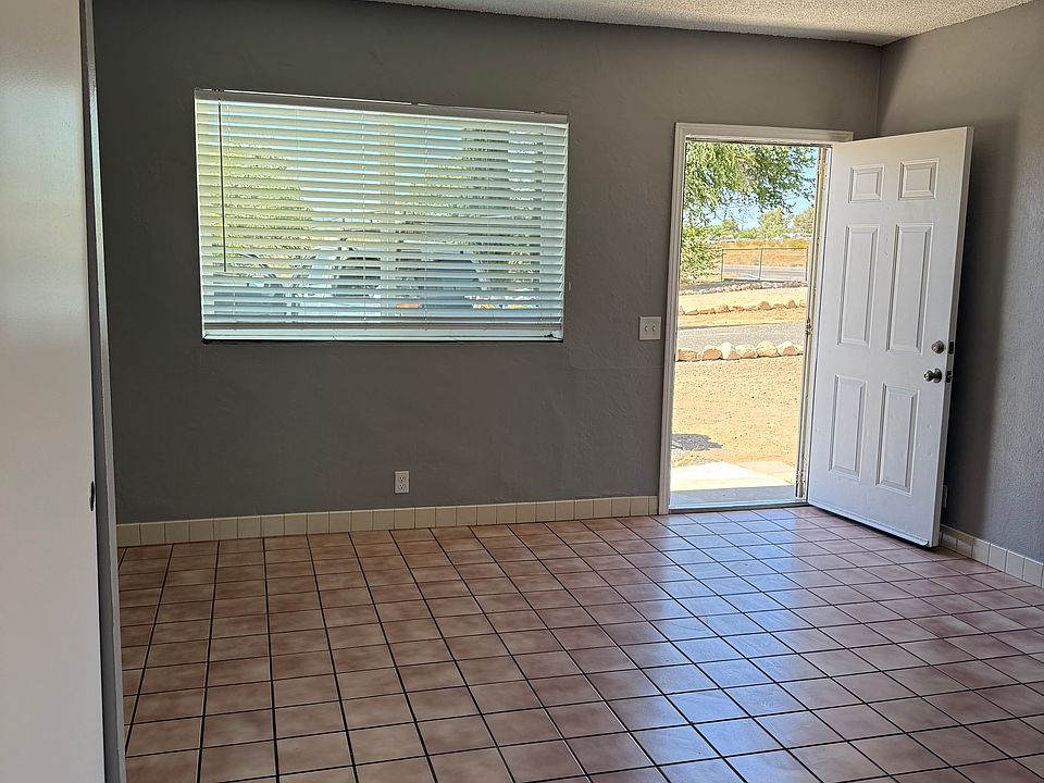 2nd image of 11563 Hesperia Rd #1