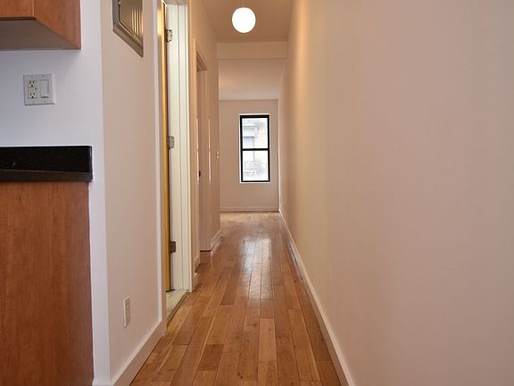 2nd image of 76 Pinehurst Ave APT 42