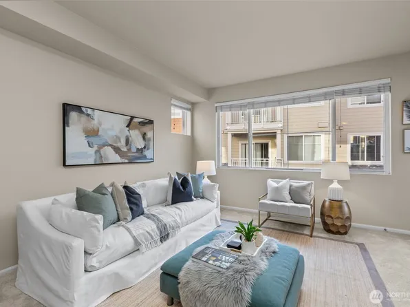 560 225th Lane NE #B202, Sammamish, WA 98074