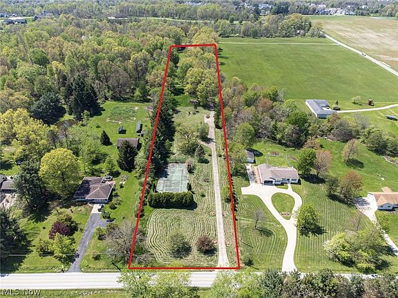 3rd image of 5840 Boneta Rd