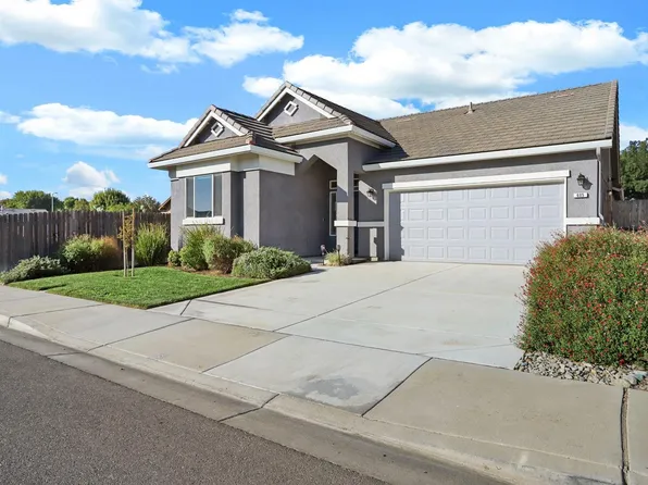 605 Saint Helena Dr, Newman, CA 95360