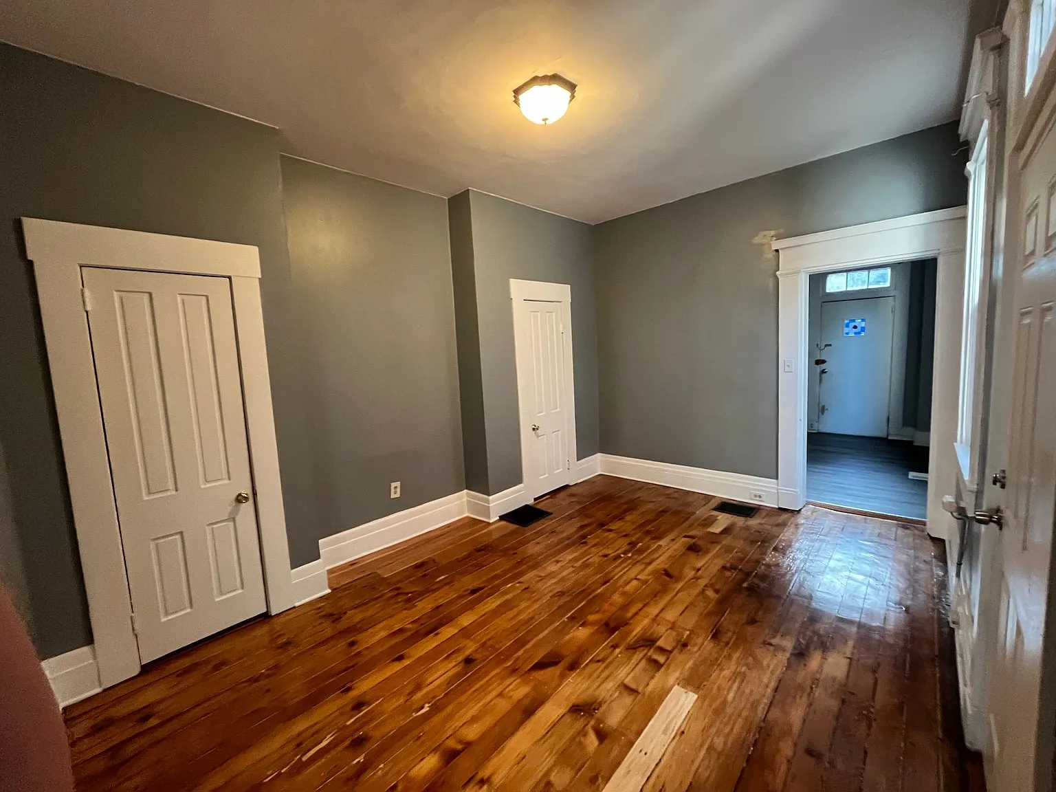 818 Main St. — Photo 4
